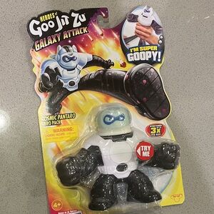 Cosmic Pantaro hero pack from heroes of goo jit zu galaxy attack